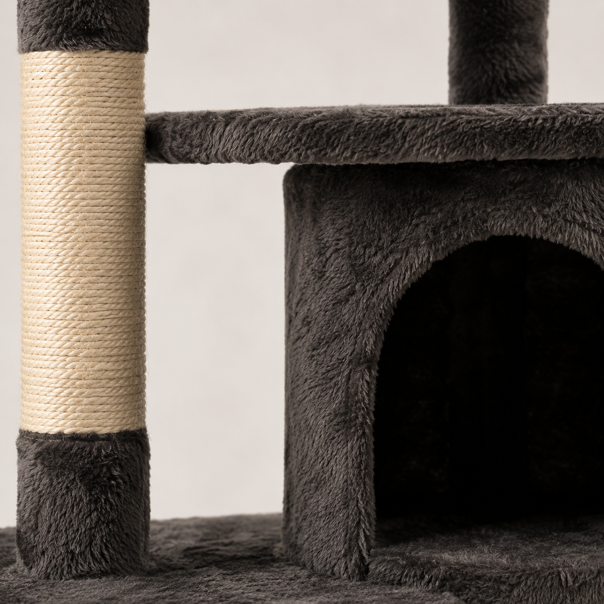 Arbre à Chat Multi-Niveaux — détail de la matière et des finitions