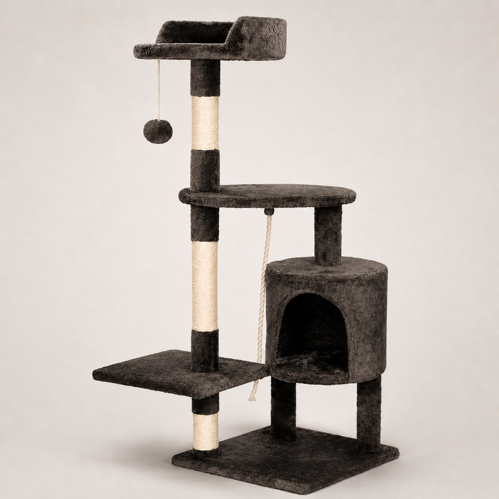 Arbre à Chat Multi-Niveaux, photo produit sur fond clair