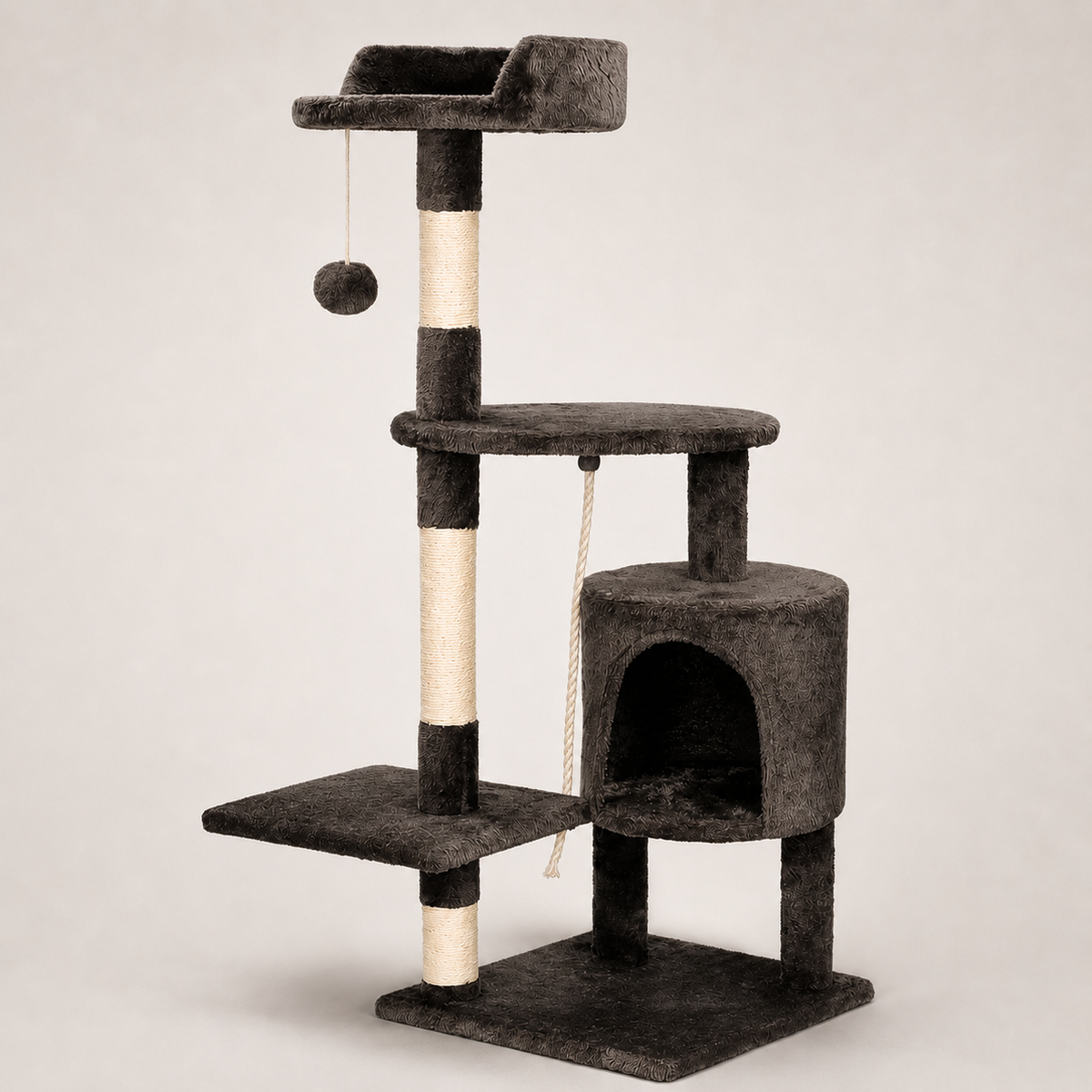 Arbre à Chat Multi-Niveaux, photo produit sur fond clair